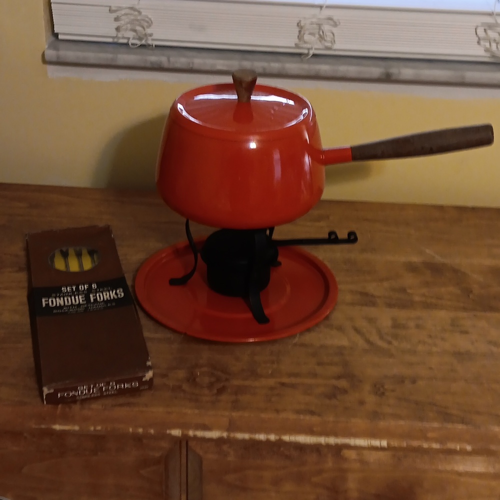 Fondue set vintage with New Forks